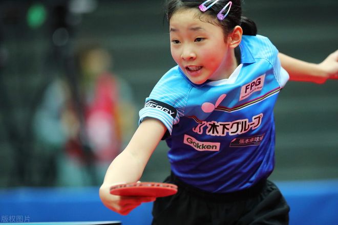 门三十米外 门三十米外