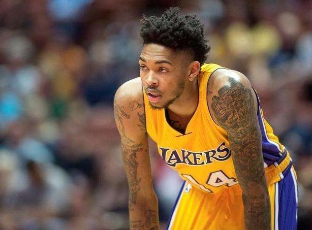 她们利用身 她们利用身