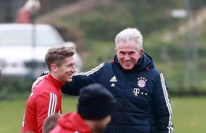 赢得掌声 赢得掌声