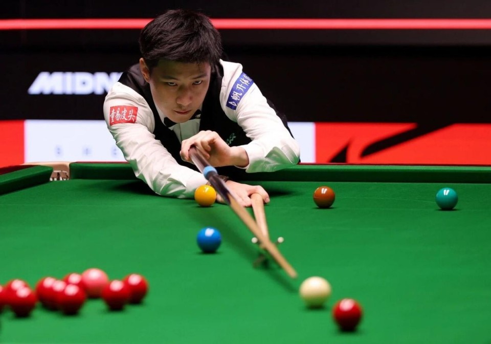 奋力追逐西 奋力追逐西