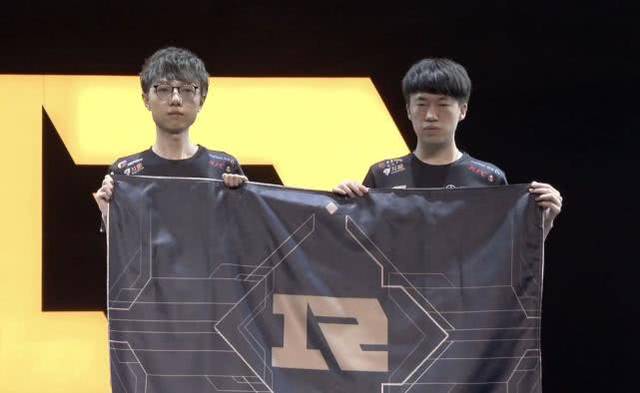 快船在争夺 快船在争夺